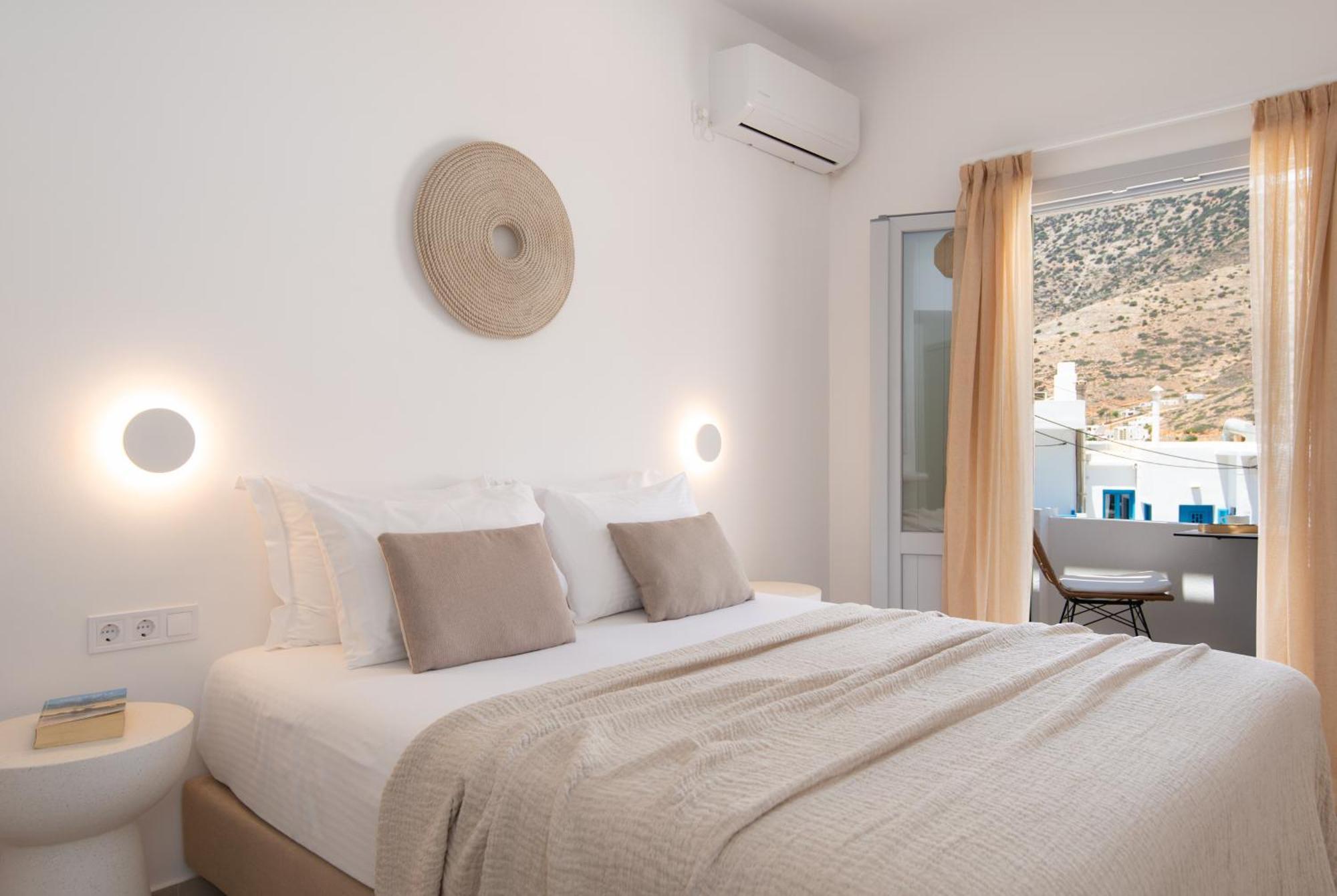 Porte Accommodation Kamares  Exterior photo