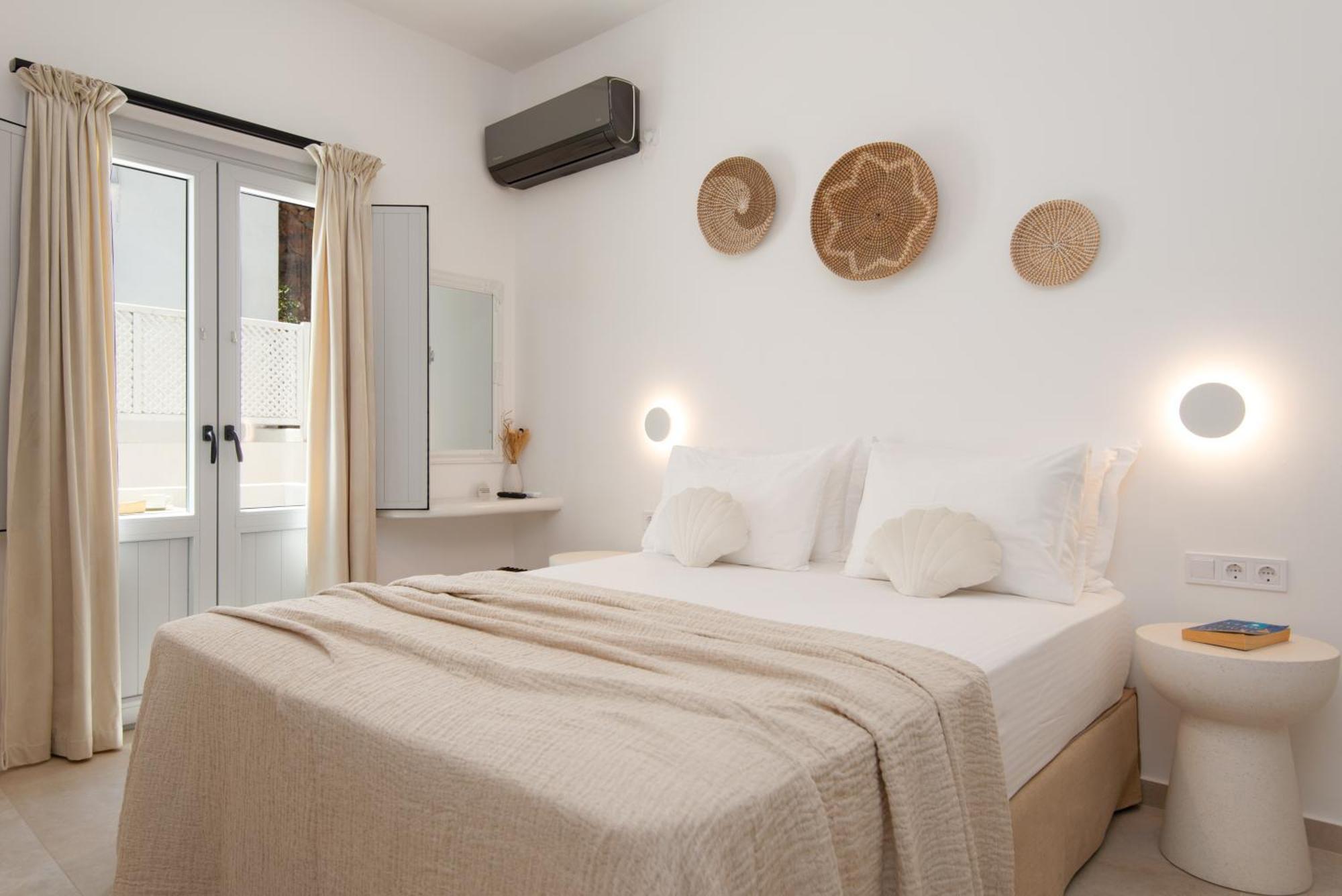 Porte Accommodation Kamares  Exterior photo
