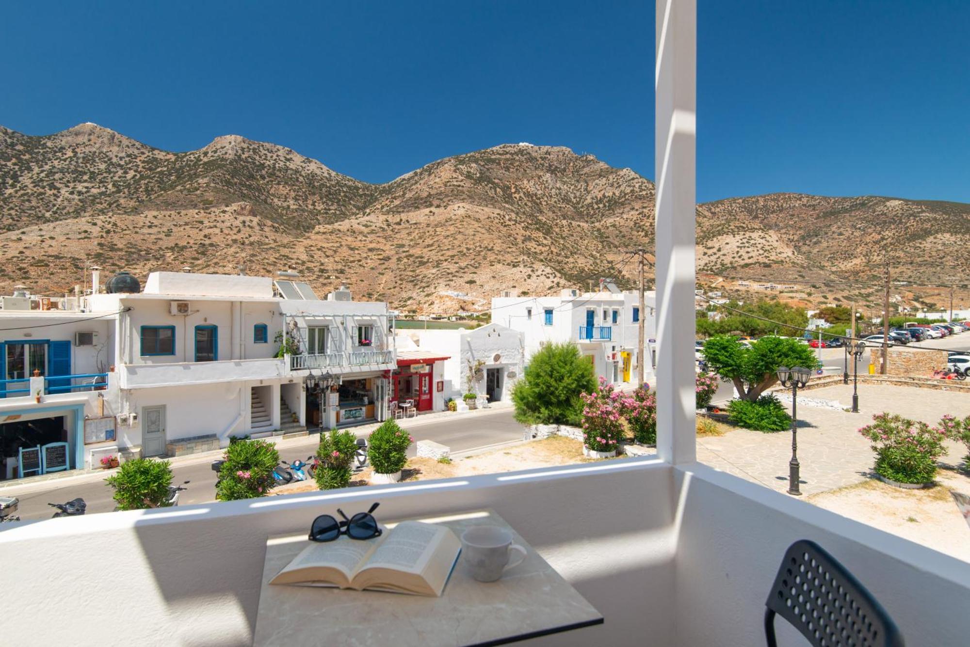 Porte Accommodation Kamares  Exterior photo